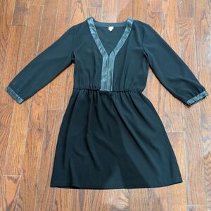 Aritzia Wilfred Black Crepe Faux Leather Trim Long Sleeve Dress size 8
